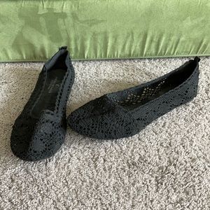 American Eagle crochet flats